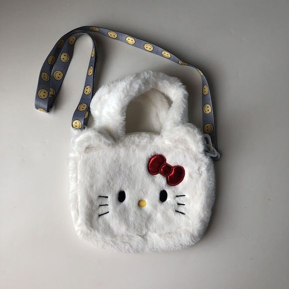 Hello Kitty Plush Cross Body Bag - Picture 2 of 7